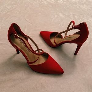 red high heel strappy pumps! 👠